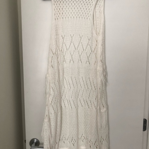 White sleeveless coverup - Picture 2 of 4